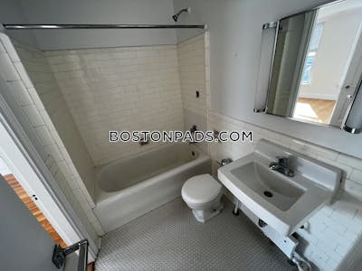 Brookline 1 Bed 1 Bath BROOKLINE- COOLIDGE CORNER $3,453 Coolidge Corner - $3,114