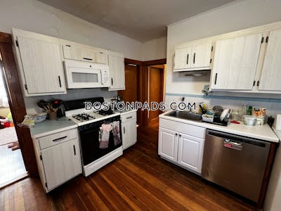 Medford 4 Beds 1 Bath  Tufts - $4,400 No Fee