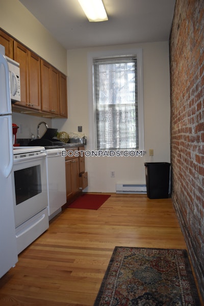 South End Studio South End Boston - $2,450 No Fee
