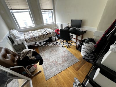 North End 2.5 Bed 1 Bath BOSTON Boston - $3,600 50% Fee