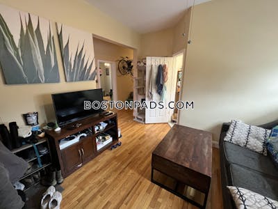 Somerville Apartment for rent 2 Bedrooms 1 Bath  Tufts - $2,975