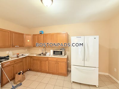 Lowell 4 bedroom 2 baths in LOWELL - $3,900