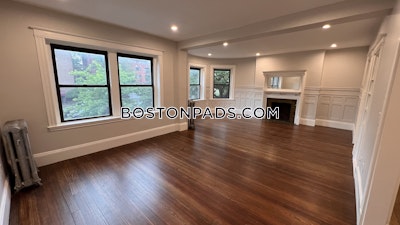 Brookline Apartment for rent 3 Bedrooms 1 Bath  Beaconsfield - $4,995