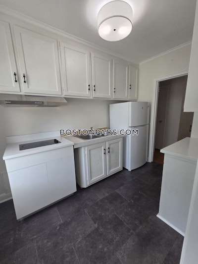 Worcester 2.5 bedroom 1 baths in Worcester - $2,200