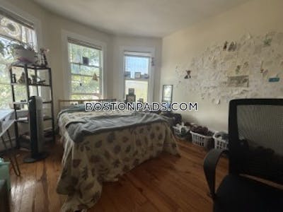 Cambridge 4 bedroom 1 baths in CAMBRIDGE  Central Square/cambridgeport - $4,100 No Fee