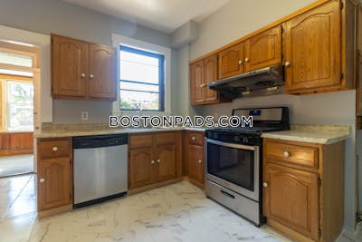 Brighton 6 bedroom 2.5 baths in BOSTON Boston - $4,400 No Fee