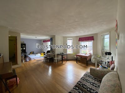 Brookline Apartment for rent 2 Bedrooms 1 Bath  Beaconsfield - $3,375 No Fee