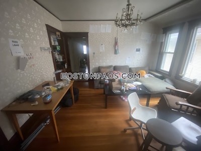 Somerville Apartment for rent 4 Bedrooms 1 Bath  Tufts - $4,200 No Fee